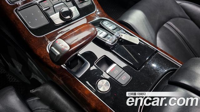 Audi A8 2012 — photo 9