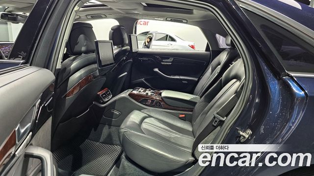 Audi A8 2012 — photo 11