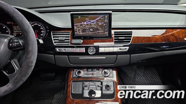 Audi A8 2012 — photo 13