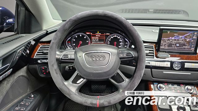 Audi A8 2012 — photo 15