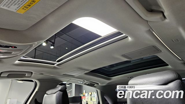 Audi A8 2012 — photo 16