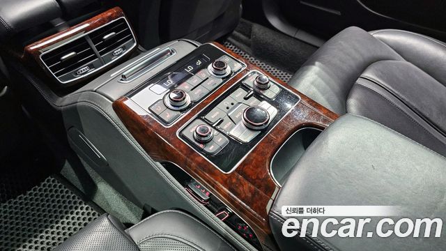 Audi A8 2012 — photo 20