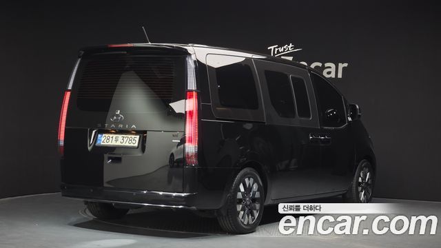 Hyundai Staria 2022 — photo 2