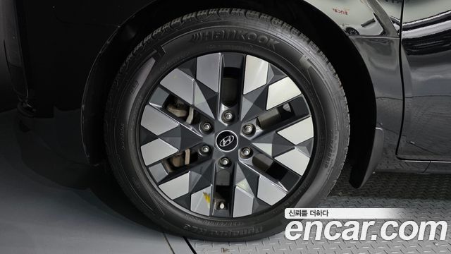 Hyundai Staria 2022 — photo 5