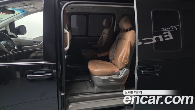 Hyundai Staria 2022 — photo 11