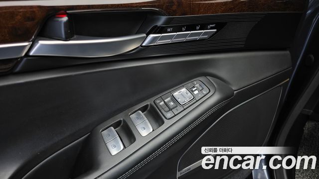 Genesis EQ900 2016 — photo 24
