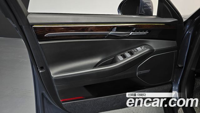 Genesis EQ900 2016 — photo 14