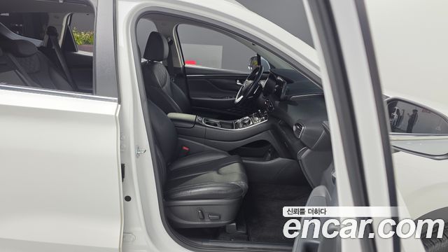 Hyundai Santafe 2022 — photo 17
