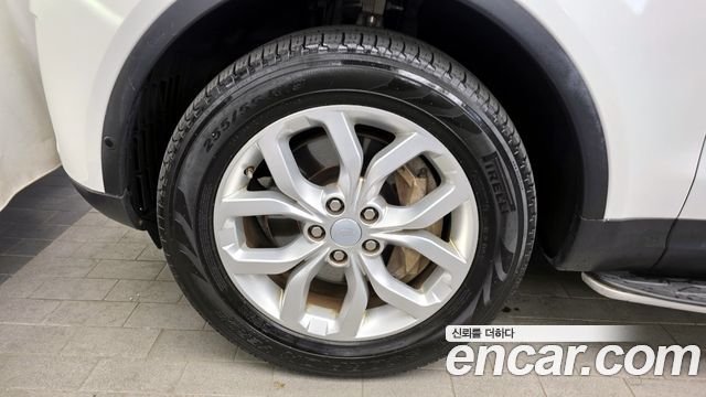 Land Rover Discovery 2019 — photo 5