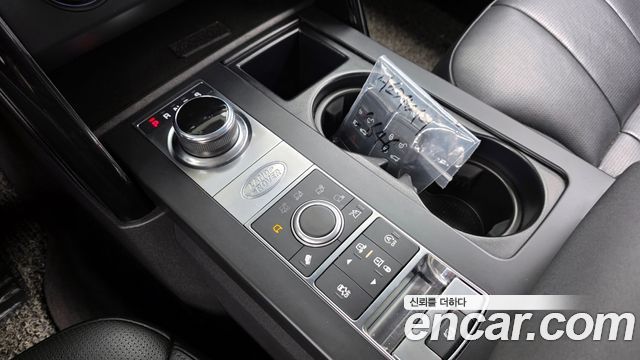 Land Rover Discovery 2019 — photo 12