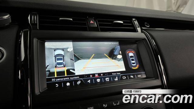 Land Rover Discovery 2019 — photo 21