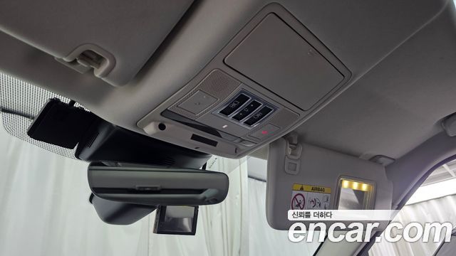 Land Rover Discovery 2019 — photo 23
