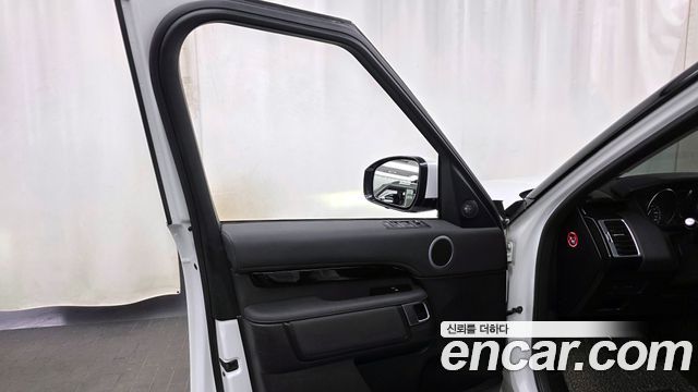 Land Rover Discovery 2019 — photo 14