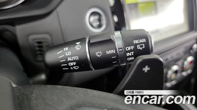 Land Rover Discovery 2019 — photo 27