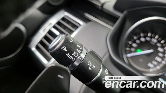 Land Rover Discovery 2019 — photo 29