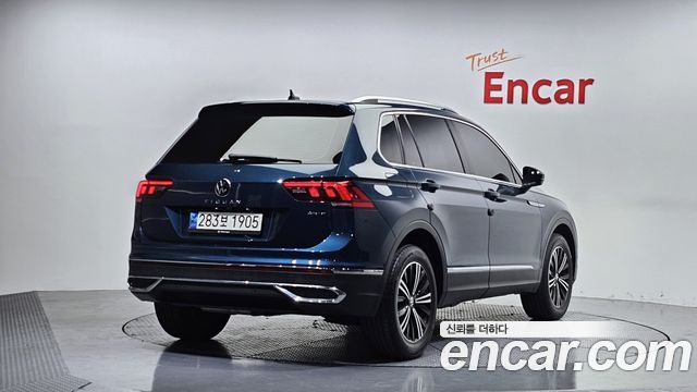 Volkswagen Tiguan 2022 — photo 2