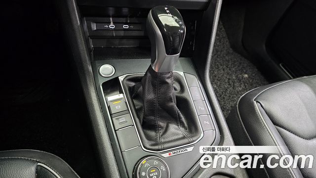 Volkswagen Tiguan 2022 — photo 12