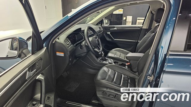 Volkswagen Tiguan 2022 — photo 13