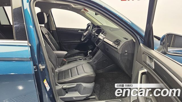 Volkswagen Tiguan 2022 — photo 17