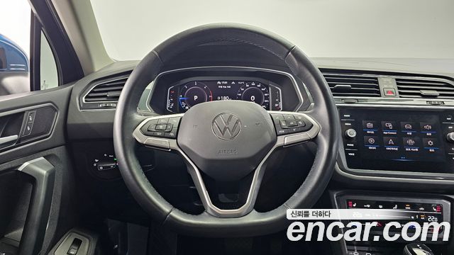Volkswagen Tiguan 2022 — photo 19