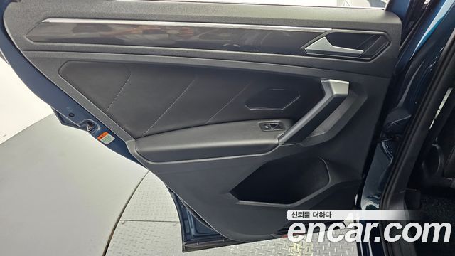 Volkswagen Tiguan 2022 — photo 15
