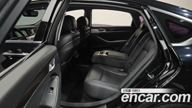Genesis G80 2017 — photo 18