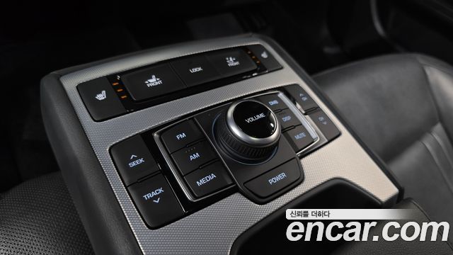 Genesis G80 2017 — photo 22