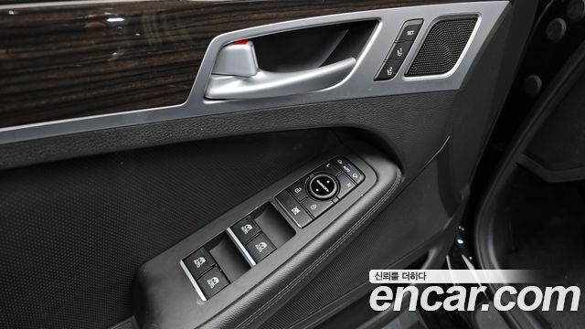 Genesis G80 2017 — photo 24
