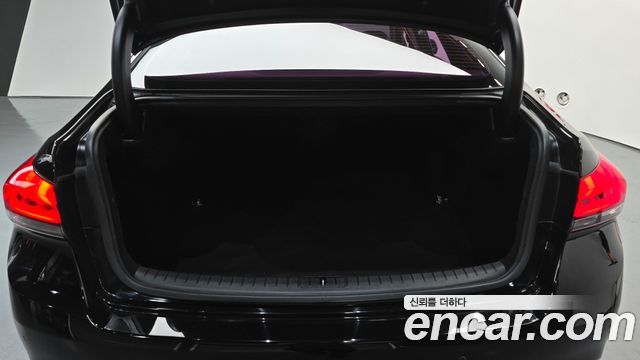 Genesis G80 2017 — photo 26