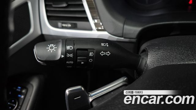 Genesis G80 2017 — photo 34
