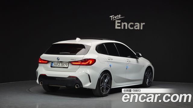 BMW 1-Series 2021 — photo 2
