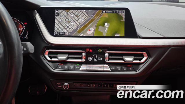 BMW 1-Series 2021 — photo 17