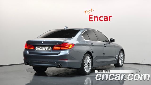 BMW 5-Series 2020 — photo 2
