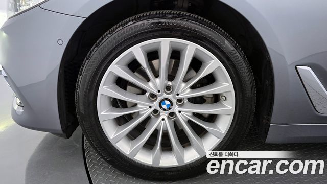 BMW 5-Series 2020 — photo 5