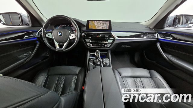 BMW 5-Series 2020 — photo 10