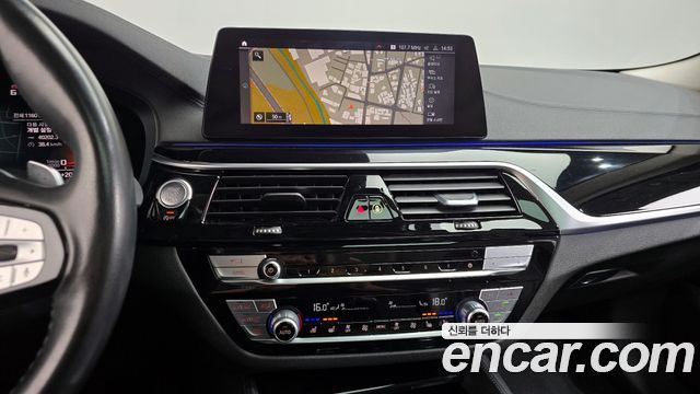 BMW 5-Series 2020 — photo 18