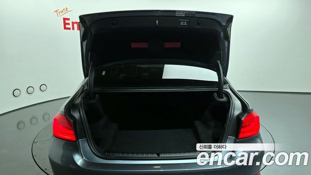 BMW 5-Series 2020 — photo 24