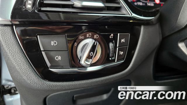 BMW 5-Series 2020 — photo 26