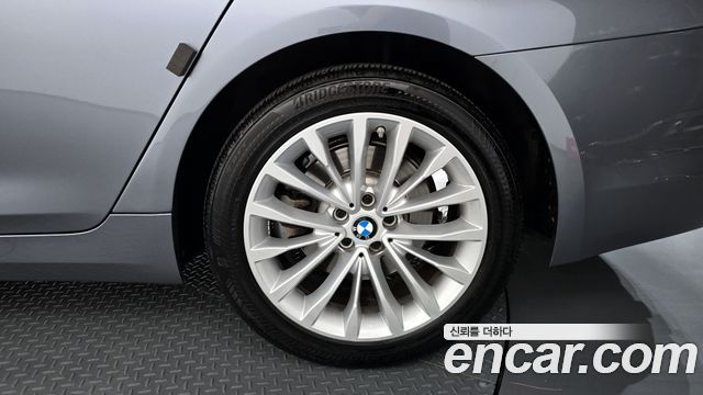 BMW 5-Series 2020 — photo 7