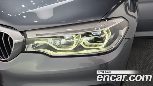 BMW 5-Series 2020 — photo 8
