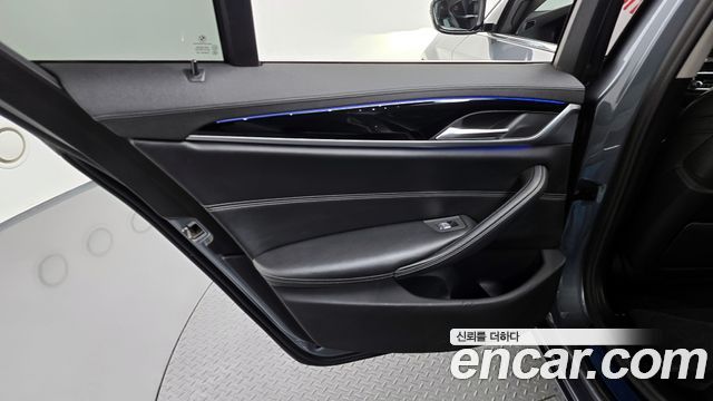 BMW 5-Series 2020 — photo 15