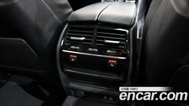 BMW 5-Series 2020 — photo 30