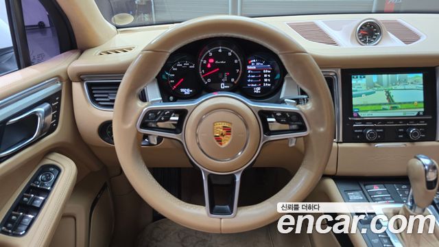 Porsche Macan 2014 — photo 13