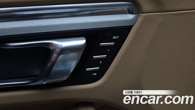 Porsche Macan 2014 — photo 16