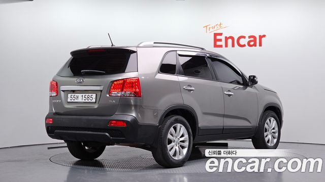 Kia Sorento 2011 — photo 2
