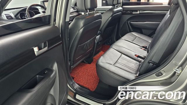 Kia Sorento 2011 — photo 18