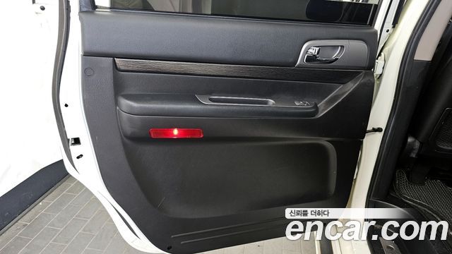 KG Mobility KORANDO 2017 — photo 15