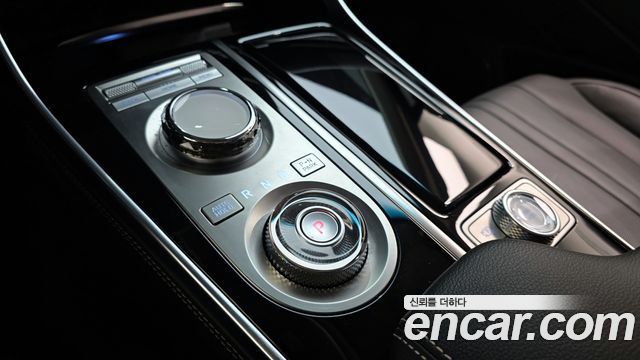 Genesis GV80 2023 — photo 12