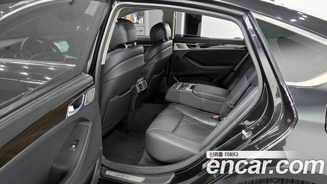 Genesis G80 2018 — photo 11