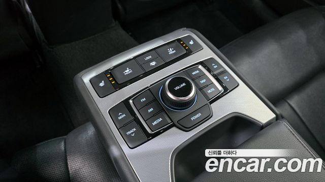 Genesis G80 2018 — photo 18